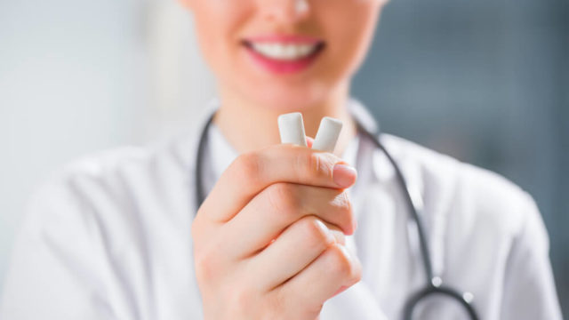 benefits-of-chewing-gum-dentist showing pieces of gum